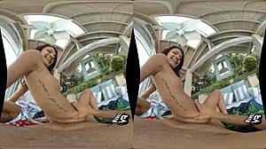 Virtuel sex med Adriia Rae og hendes hårde fisse i HD-video