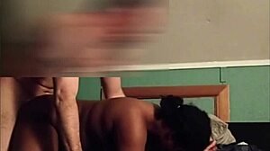 Gadis kulit hitam amatur dengan payudara besar mendapat licking di vaginanya