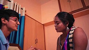 Скрытое видео индийской милфы, изменяющей мужу
