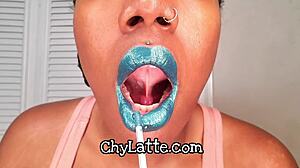 Gør dig klar til en mundvædende udstilling af sorte amatører med fulde læber