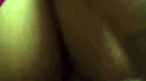 غنيمة سوداء كبيرة تحصل مارس الجنس من قبل ديك طويلة في هذا الفيديو المتشددين .