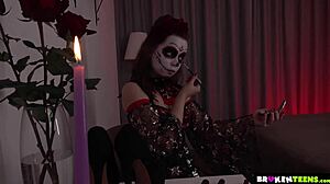 Luna Hazes erotisches Halloween-Kostüm führt zu intensivem Analsex