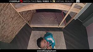 Experiencia de realidad virtual de una sesión hardcore con una mujer asiática en varias posiciones