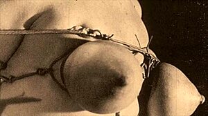 Lesbiche vintage esplorano il bondage e la sottomissione