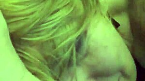 Η Βρετανίδα ερασιτέχνης Alison απολαμβάνει σεξ με μεγάλο πούτσο σε ένα καυτό βίντεο