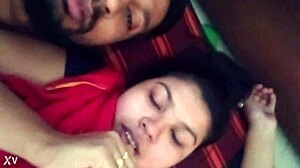 Nygift indisk par deler romantiske øyeblikk i hardcore video