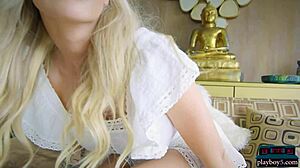 Szenvedélyes MILF pornósztár, Jessa Rhodes, bemutatja hibátlan testét