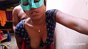 Indiska bypar hemmagjorda utomhus sexvideo fångade på kamera