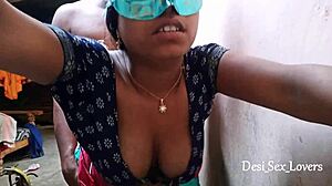 Indyjskie pary na wsi w domowym filmie seksu na świeżym powietrzu uchwyconym na kamerze