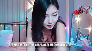 Bucurați-vă de un show webcam chinezesc obraznic cu o răsucire curvă